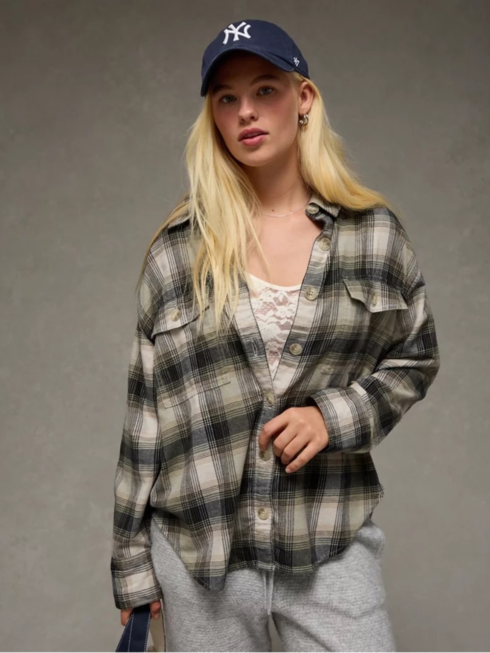 NWT American Eagle AE Plaid Button-Up Shirt Grey Classic Fit S